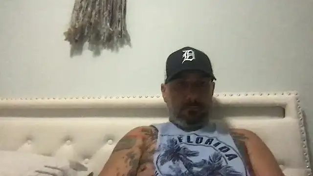 Snapshot of tattedNitalian chatting on November 2, 2025, 2:58 am tattedNitalian online show from November 2, 2025, 2:58 am