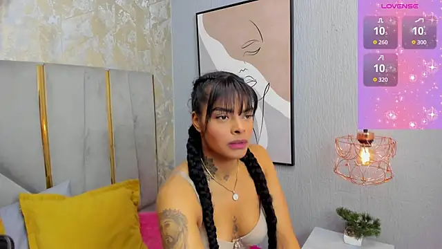 EmmaEbony  online show from November 5, 2025, 2:50 pm