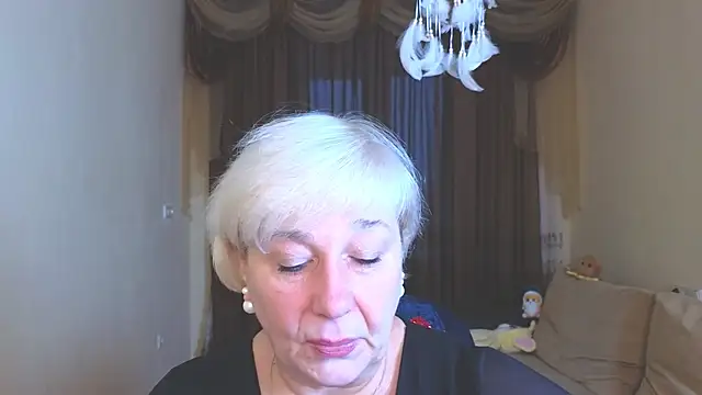 Milana Milky online show from November 17, 2025, 5:02 am