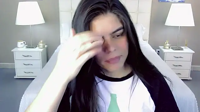 maddissonivanova online show from October 1, 2025, 7:42 pm