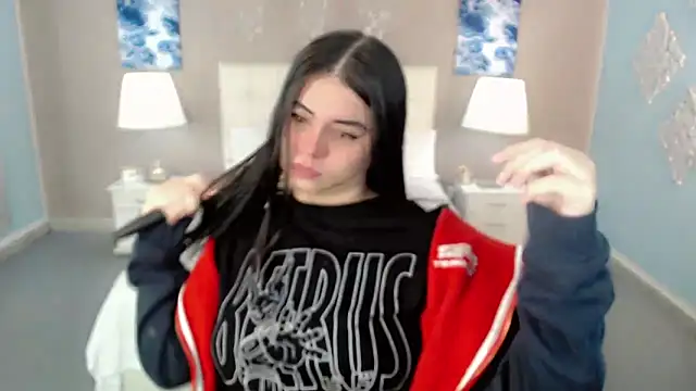 maddissonivanova online show from November 3, 2025, 7:15 pm