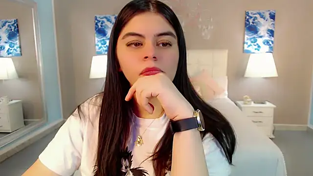 maddissonivanova online show from November 28, 2025, 6:43 pm