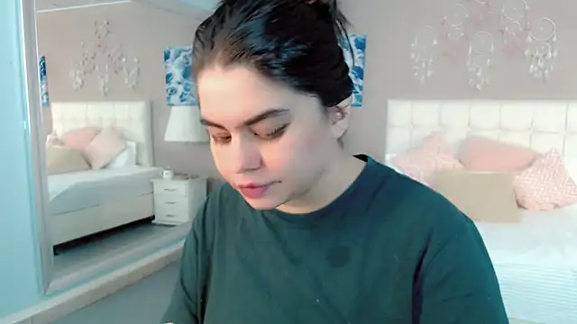 maddissonivanova online show from March 27, 2026, 7:02 pm