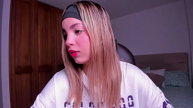 Snapshot of jana_parissi chatting on October 3, 2025, 7:22 pm jana parissi online show from October 3, 2025, 7:22 pm