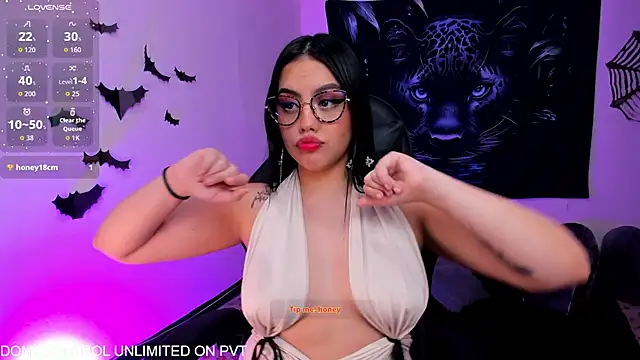 nicol ruizz online show from October 14, 2025, 6:42 pm