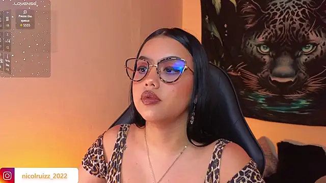 nicol ruizz online show from November 8, 2025, 8:07 pm