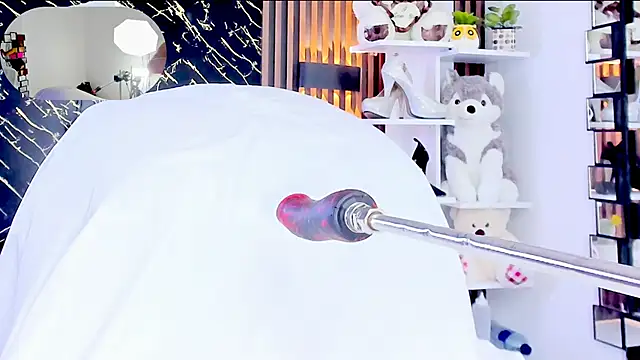 emma liz2 online show from October 15, 2025, 11:43 am