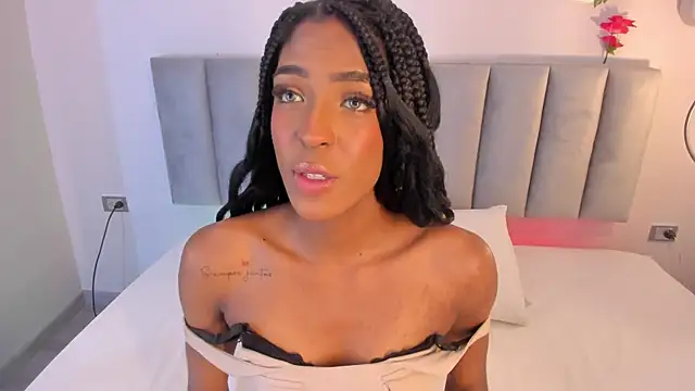 Snapshot of Emely_Deluxe chatting on December 21, 2025, 11:39 am Emely Deluxe online show from December 21, 2025, 11:39 am