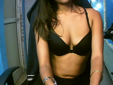 Snapshot of RENUKA_RAJPUT chatting on November 26, 2025, 6:53 pm RENUKA RAJPUT online show from November 26, 2025, 6:53 pm