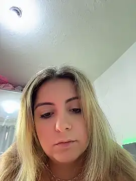 sophiemonroevip online show from June 15, 2026, 11:56 am