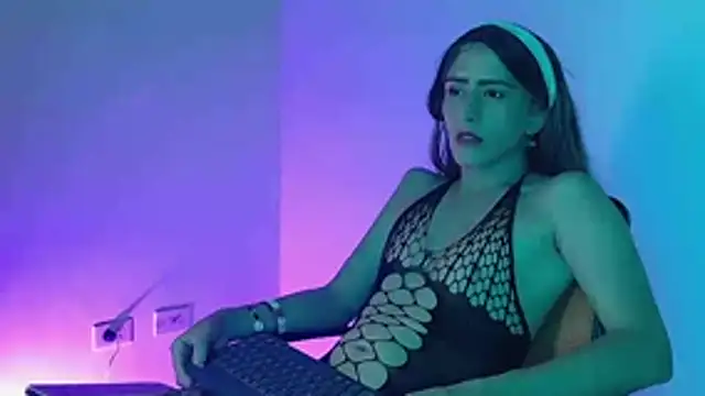 everly monroe online show from October 22, 2025, 1:50 am