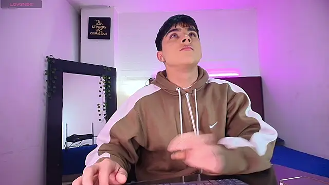 Lucass love online show from September 28, 2025, 1:49 pm