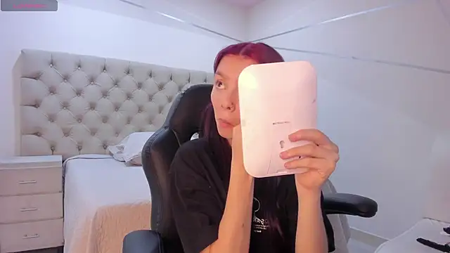 CleoWhite online show from October 31, 2025, 7:59 pm