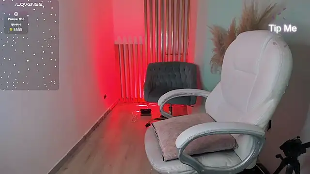 CleoWhite online show from November 6, 2025, 5:41 am