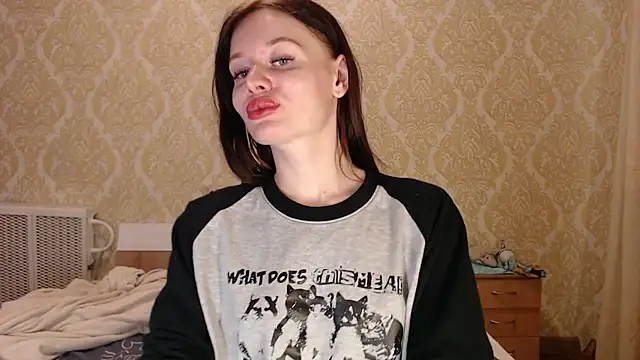 Snapshot of Kitkaat00 chatting on October 3, 2025, 3:20 pm Kitkaat00 online show from October 3, 2025, 3:20 pm