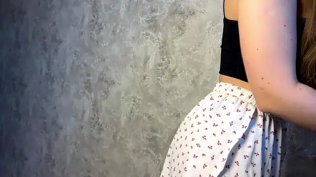 LushMira online show from October 8, 2025, 10:57 am