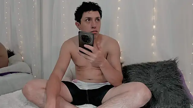 douglaszaens online show from April 4, 2026, 3:05 am