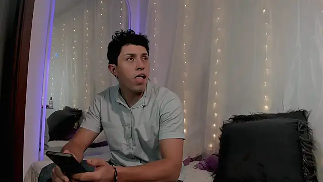 douglaszaens online show from April 7, 2026, 1:50 am