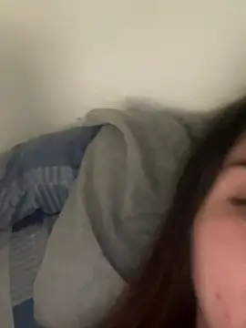 Snapshot of tetutamy chatting on October 18, 2025, 4:30 pm tetutamy online show from October 18, 2025, 4:30 pm