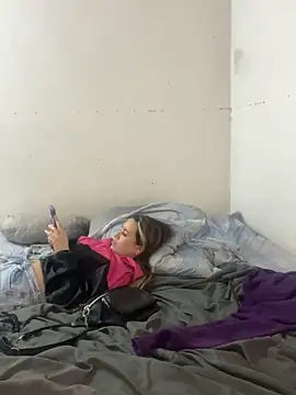 Snapshot of tetutamy chatting on November 6, 2025, 2:01 am tetutamy online show from November 6, 2025, 2:01 am