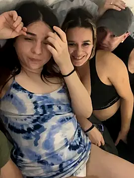 Snapshot of tetutamy chatting on November 12, 2025, 4:35 am tetutamy online show from November 12, 2025, 4:35 am