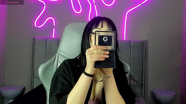 Sabrina bloom online show from September 20, 2025, 1:34 pm