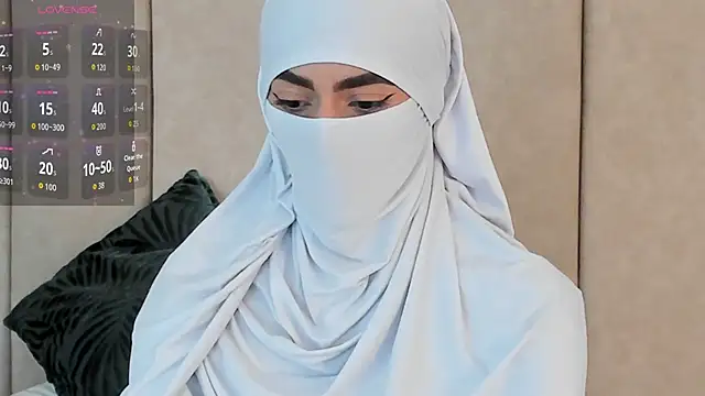  Zahiira  online show from November 18, 2025, 12:09 pm