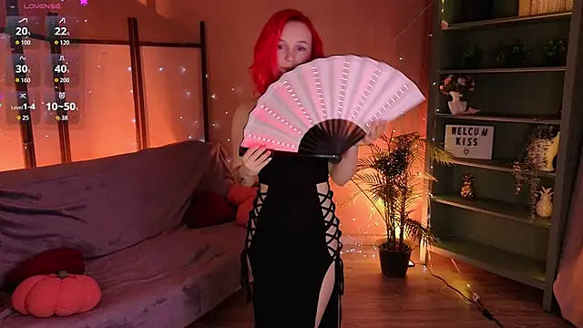 NaomiYoru online show from June 2, 2026, 8:44 pm