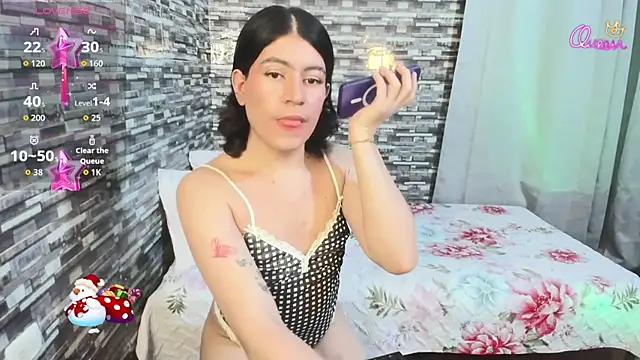 xxxEmmaxx online show from December 17, 2025, 2:28 am