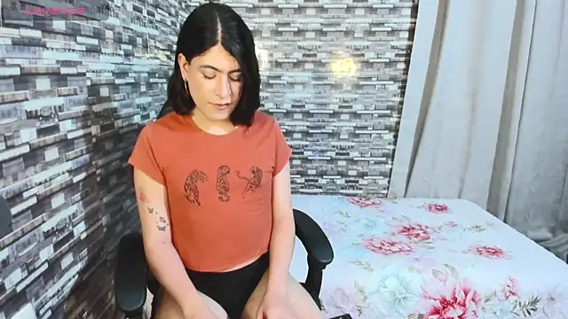 xxxEmmaxx online show from May 4, 2026, 4:19 am