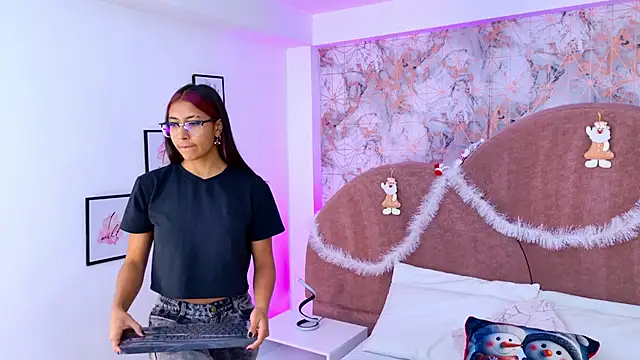 RavenGloomy online show from November 25, 2025, 7:36 pm