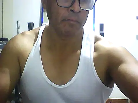 Snapshot of sexigym35 chatting on October 4, 2025, 4:10 am sexigym35 online show from October 4, 2025, 4:10 am