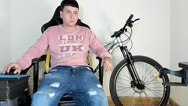 HELLSTAR online show from October 21, 2025, 5:30 am