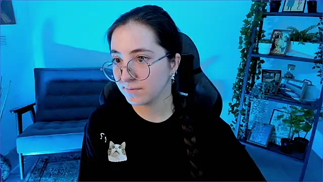 VirtuallVoyant online show from October 2, 2025, 7:15 am