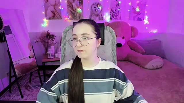 Snapshot of VirtuallVoyant chatting on February 19, 2026, 1:45 am VirtuallVoyant online show from February 19, 2026, 1:45 am