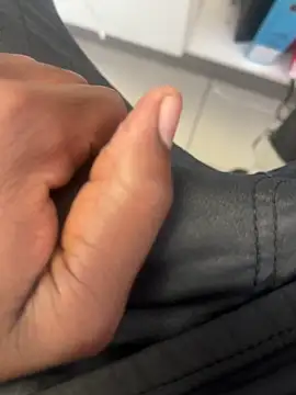 kamo012000 online show from April 23, 2026, 8:46 am