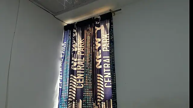  Logan Colton  online show from December 5, 2025, 4:03 pm