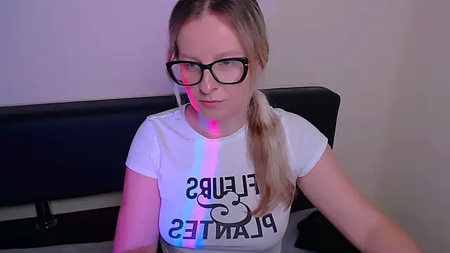 VanillaRose  online show from September 23, 2025, 7:11 am