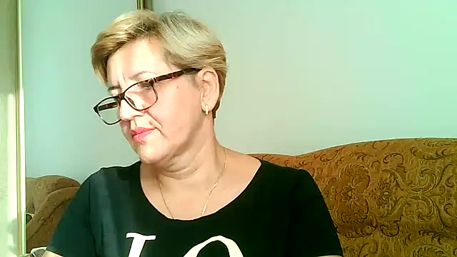 Snapshot of Dana4921 chatting on October 6, 2025, 2:36 pm Dana4921 online show from October 6, 2025, 2:36 pm