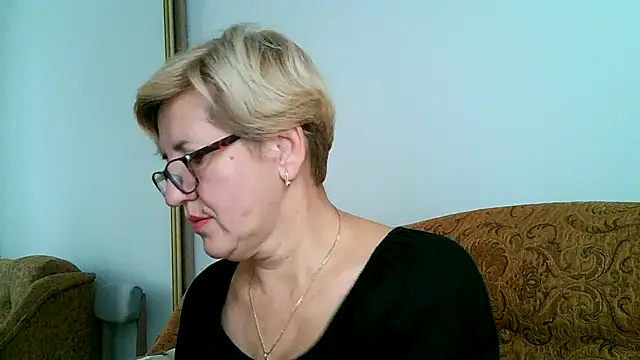 Snapshot of Dana4921 chatting on October 13, 2025, 1:33 pm Dana4921 online show from October 13, 2025, 1:33 pm