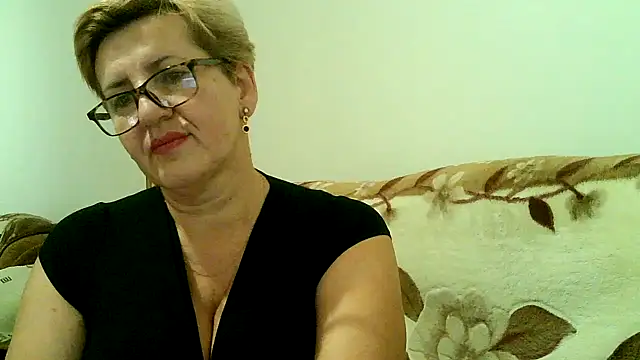 Snapshot of Dana4921 chatting on October 23, 2025, 4:28 pm Dana4921 online show from October 23, 2025, 4:28 pm