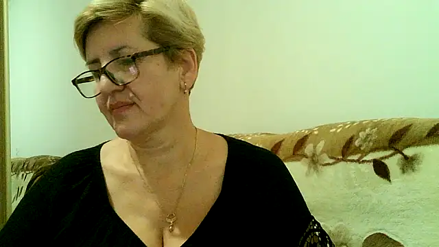 Snapshot of Dana4921 chatting on October 27, 2025, 6:45 pm Dana4921 online show from October 27, 2025, 6:45 pm
