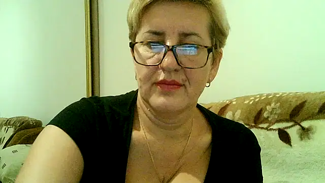 Snapshot of Dana4921 chatting on October 31, 2025, 5:47 pm Dana4921 online show from October 31, 2025, 5:47 pm