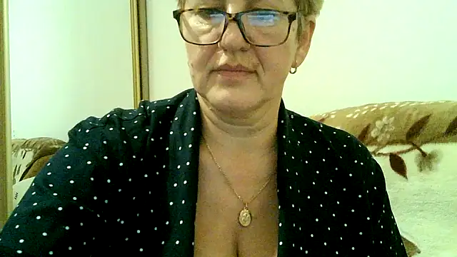 Snapshot of Dana4921 chatting on November 4, 2025, 5:01 pm Dana4921 online show from November 4, 2025, 5:01 pm