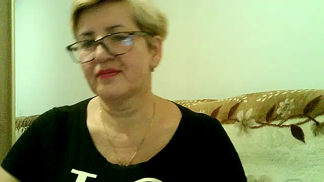 Snapshot of Dana4921 chatting on November 8, 2025, 4:18 pm Dana4921 online show from November 8, 2025, 4:18 pm