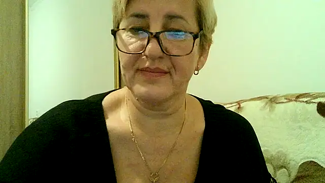 Snapshot of Dana4921 chatting on November 11, 2025, 5:57 pm Dana4921 online show from November 11, 2025, 5:57 pm