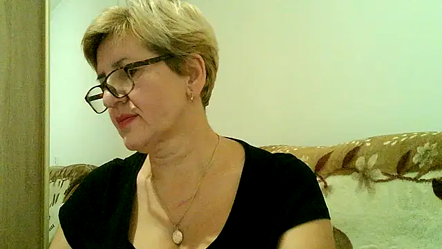 Snapshot of Dana4921 chatting on November 16, 2025, 5:07 pm Dana4921 online show from November 16, 2025, 5:07 pm