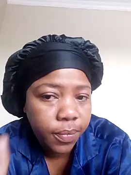 Snapshot of SweetBerryBliss chatting on October 13, 2025, 9:09 am SweetBerryBliss online show from October 13, 2025, 9:09 am