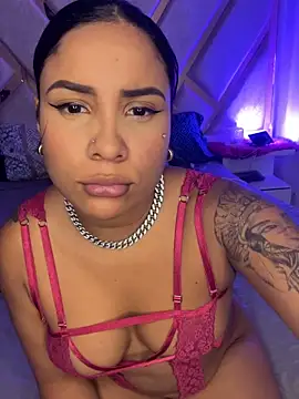 MarianaaSantos online show from March 31, 2026, 4:35 am