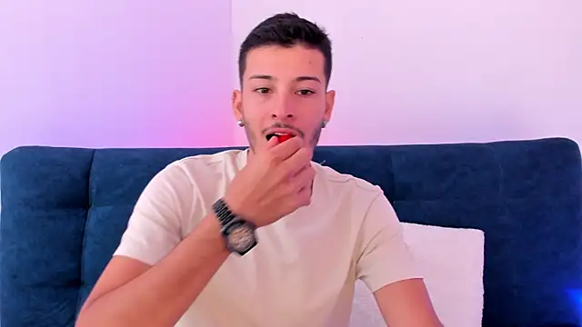 Snapshot of _Monster_cock4u_ chatting on September 10, 2025, 6:30 pm Monster cock4u online show from September 10, 2025, 6:30 pm
